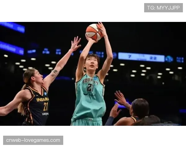 中国女篮球迷关注韩旭李月汝海外表现，期待世预赛回归